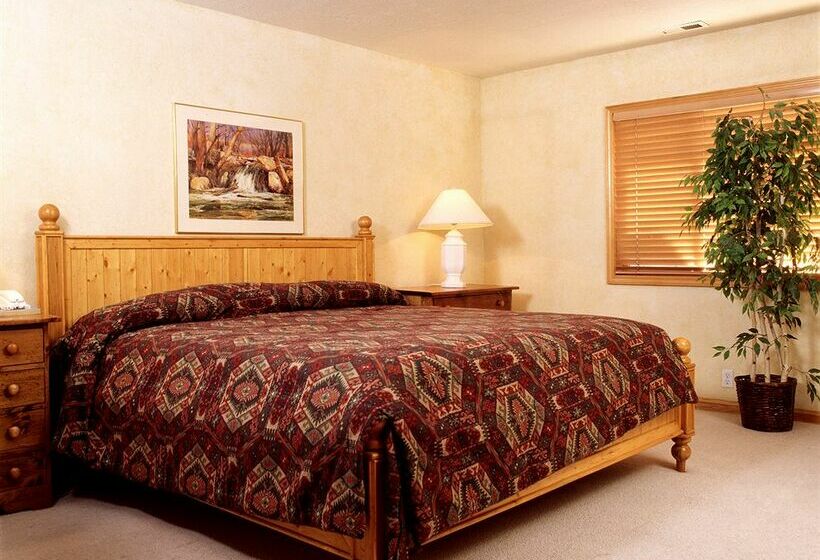 בית מלון כפרי All Seasons Condominiums