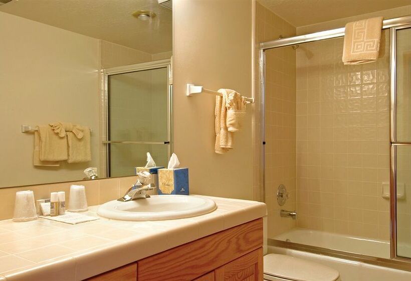 בית מלון כפרי All Seasons Condominiums