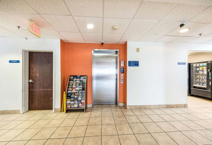 בית מלון כפרי Americas Best Value Inn & Suites Brunswick