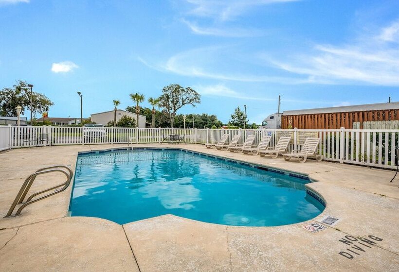 בית מלון כפרי Americas Best Value Inn & Suites Brunswick