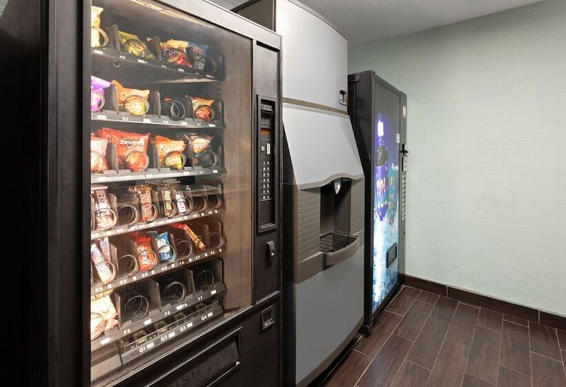 فندق Americas Best Value Inn & Suites Racine