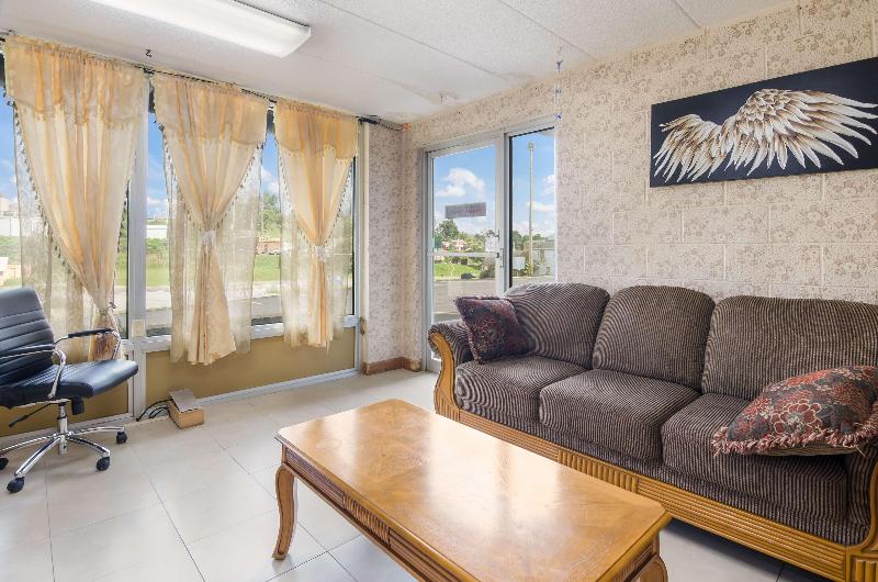 בית מלון כפרי Americas Best Value Inn Wytheville