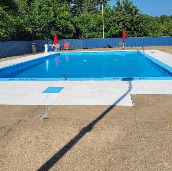 فندق Amerivu Inn & Suites   Gilbertsville