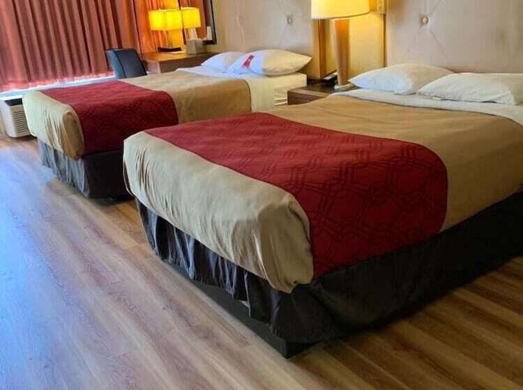 בית מלון כפרי Amerivu Inn & Suites   Gilbertsville