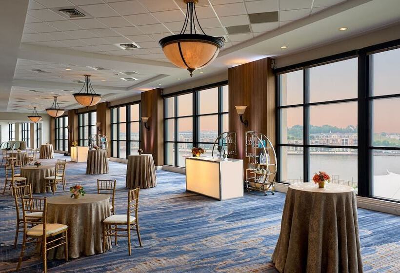هتل Baltimore Marriott Waterfront