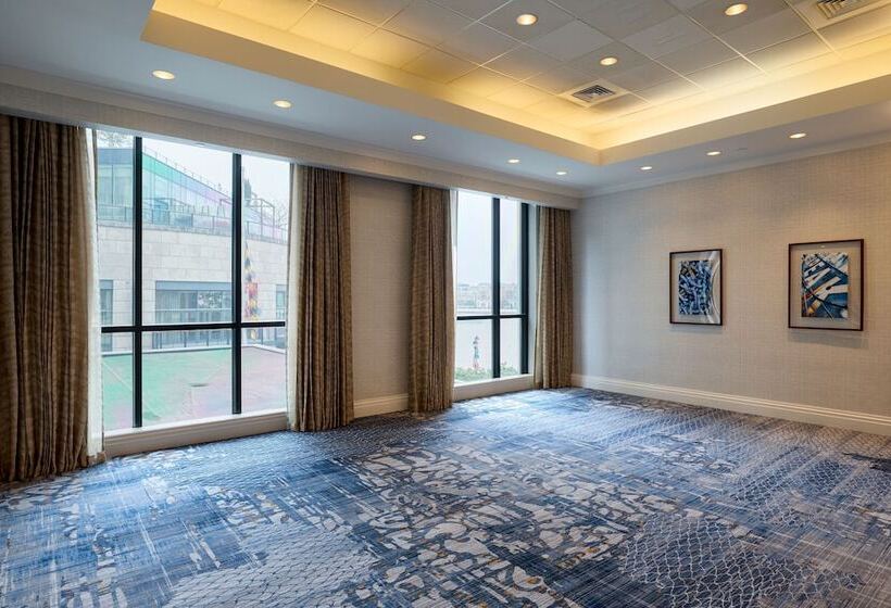 هتل Baltimore Marriott Waterfront