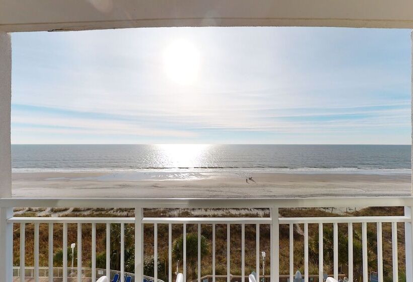 هتل Bay Watch Resort