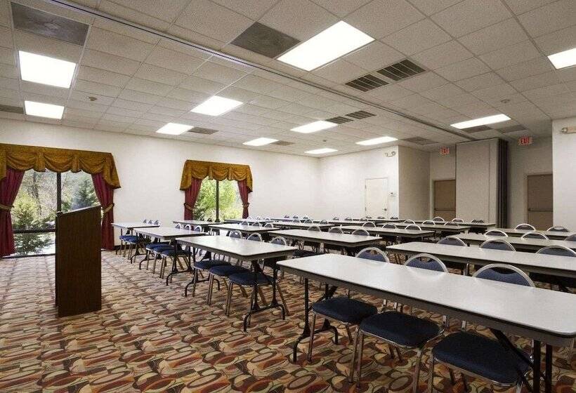 فندق Baymont By Wyndham Crossville