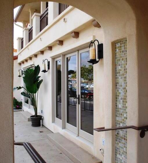 ホテル Bella Capri Inn And Suites