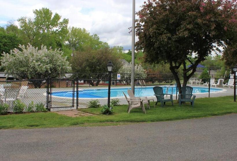 酒店 Berkshire Inn