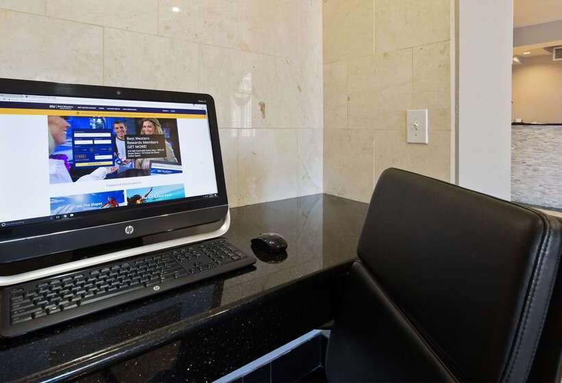 בית מלון כפרי Best Western Roanoke Inn & Suites