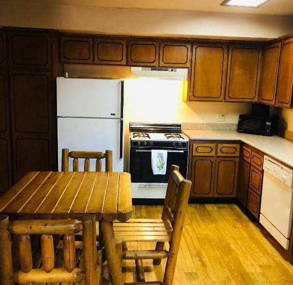 酒店 Big Bear Lake Front Lodge