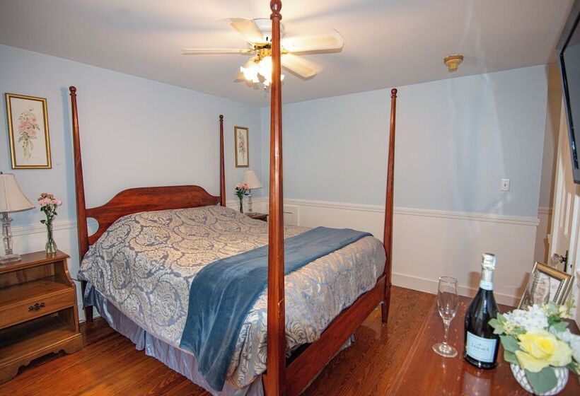 호텔 Blackberry River Inn