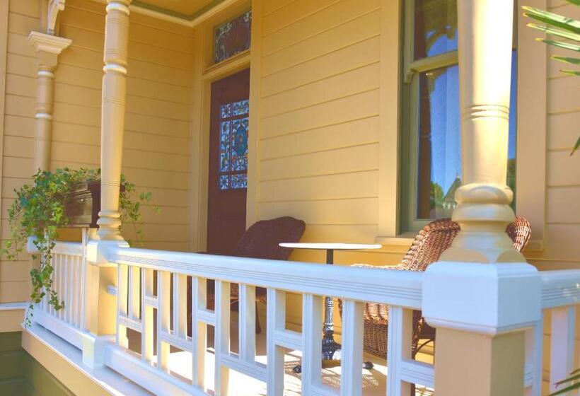 ホテル Blackbird Inn