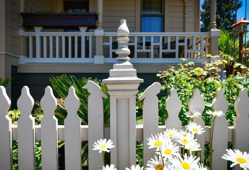 ホテル Blackbird Inn