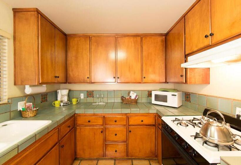 בית מלון כפרי Blue Iguana Inn