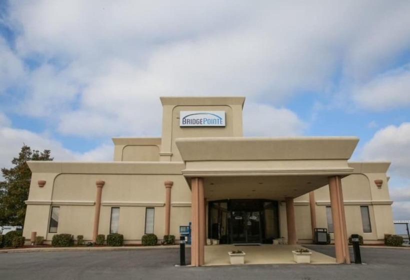 Bridgepointe Hotel & Marina