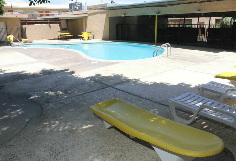 Отель Brunners Inn & Suites