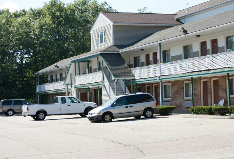 בית מלון כפרי Budget Inn North Stonington