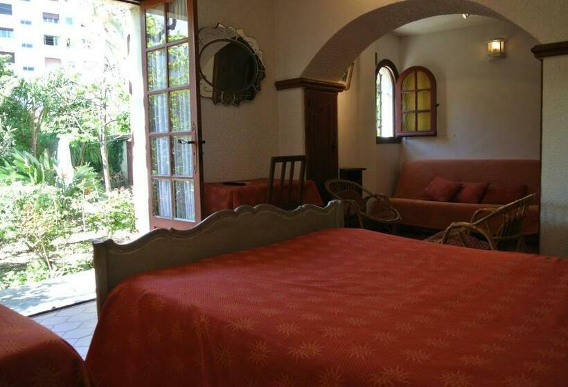 בית מלון כפרי Hôtel Castel Mistral