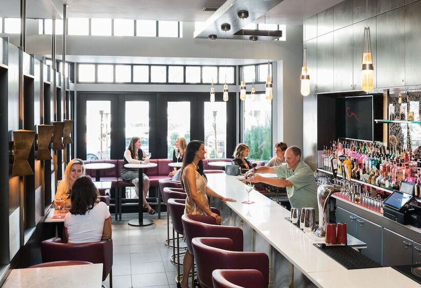 ホテル Charlesmark