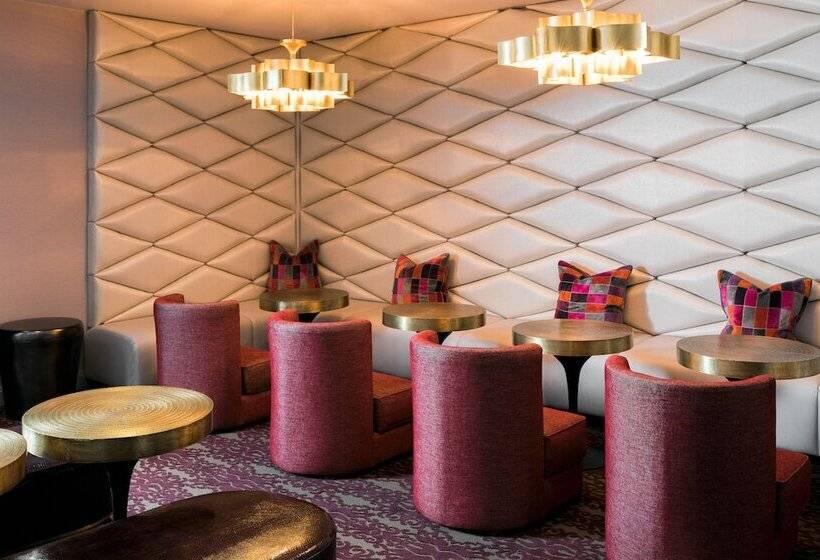 ホテル Charlesmark