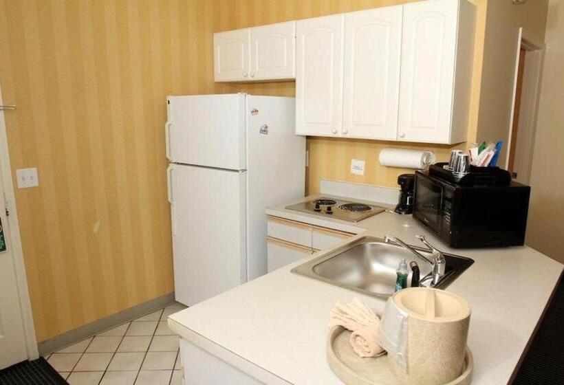 فندق Chart House Suites And Marina