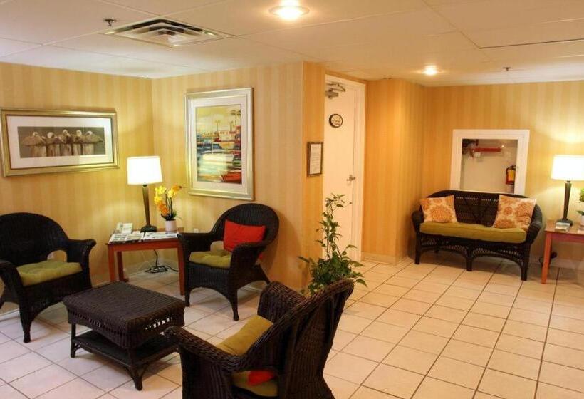 فندق Chart House Suites And Marina