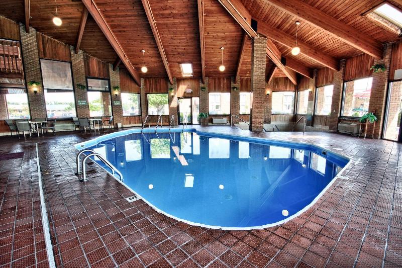 호텔 Christopher Inn And Suites