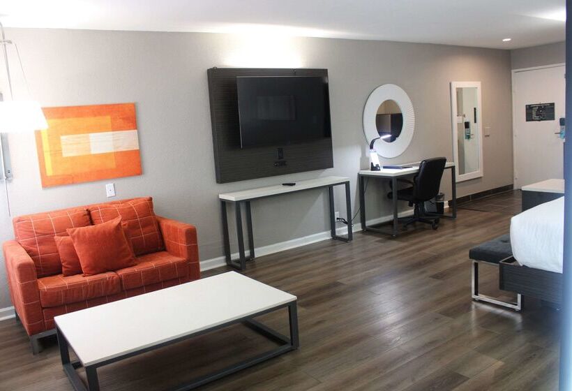 酒店 Clarion Pointe Marshall