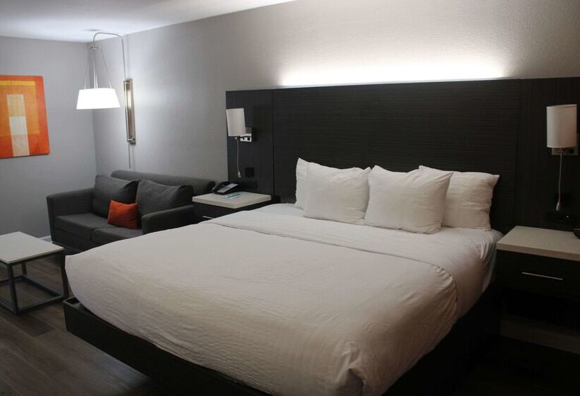 酒店 Clarion Pointe Marshall