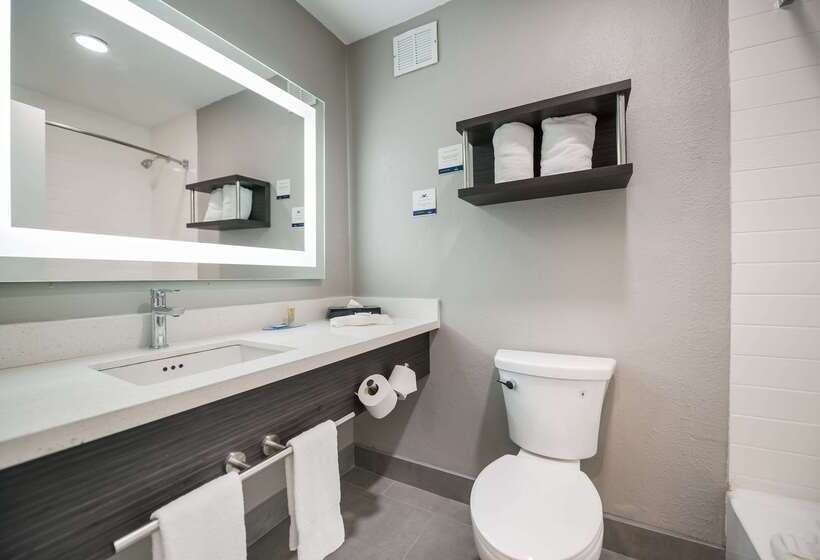 酒店 Clarion Pointe Marshall