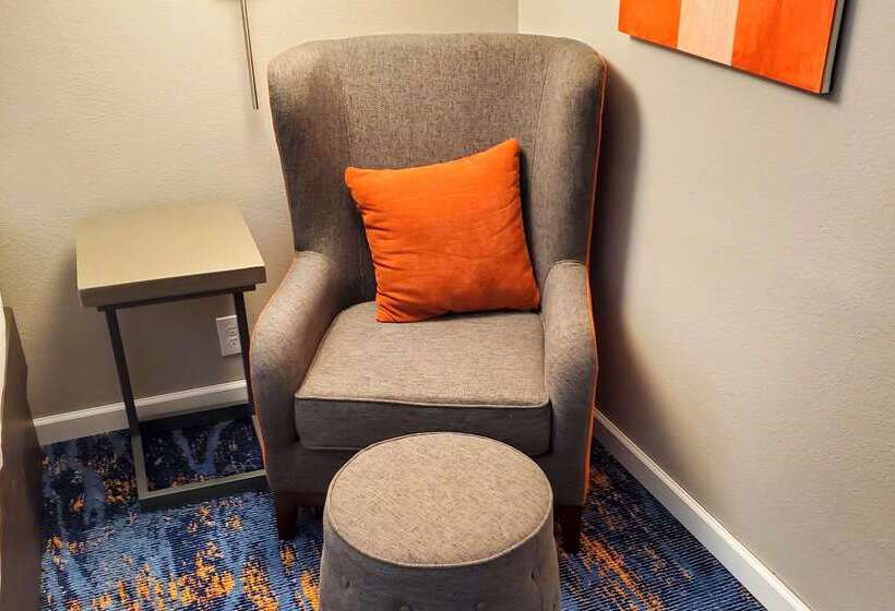 酒店 Clarion Pointe Marshall