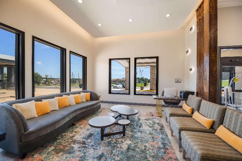 酒店 Clarion Pointe Marshall