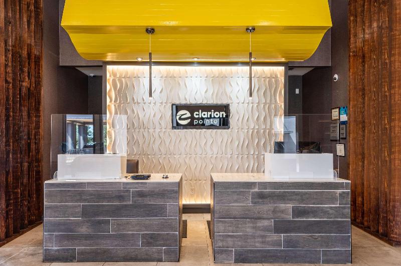 酒店 Clarion Pointe Marshall