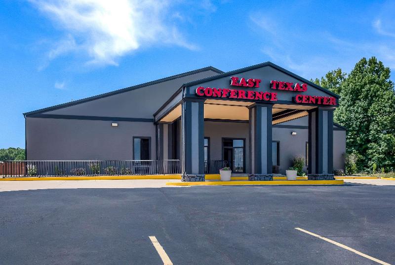 酒店 Clarion Pointe Marshall