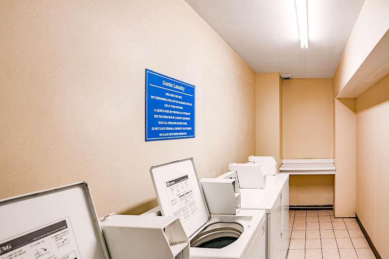 酒店 Clarion Pointe Marshall