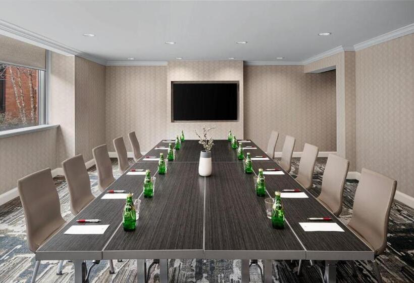 فندق Cleveland Marriott East