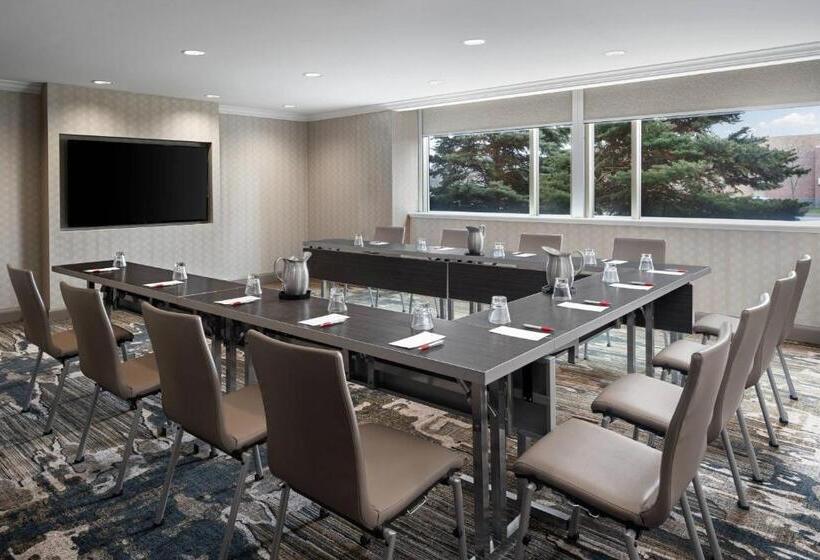 فندق Cleveland Marriott East