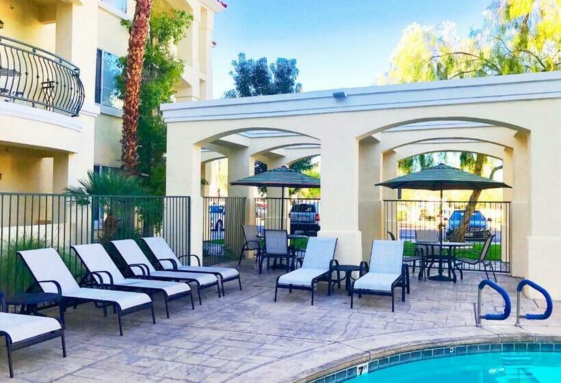 فندق Club De Soleil Allsuite Resort