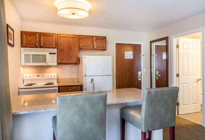 فندق Comfort Inn & Suites