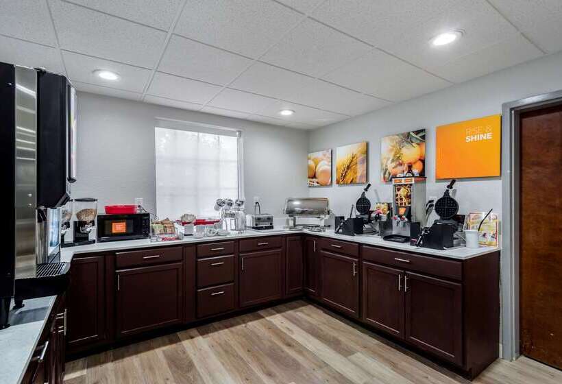 فندق Comfort Inn & Suites