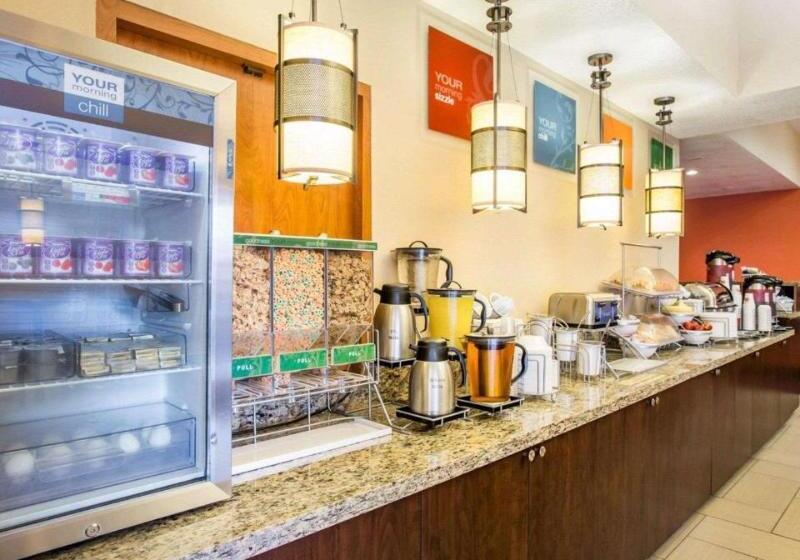 فندق Comfort Suites