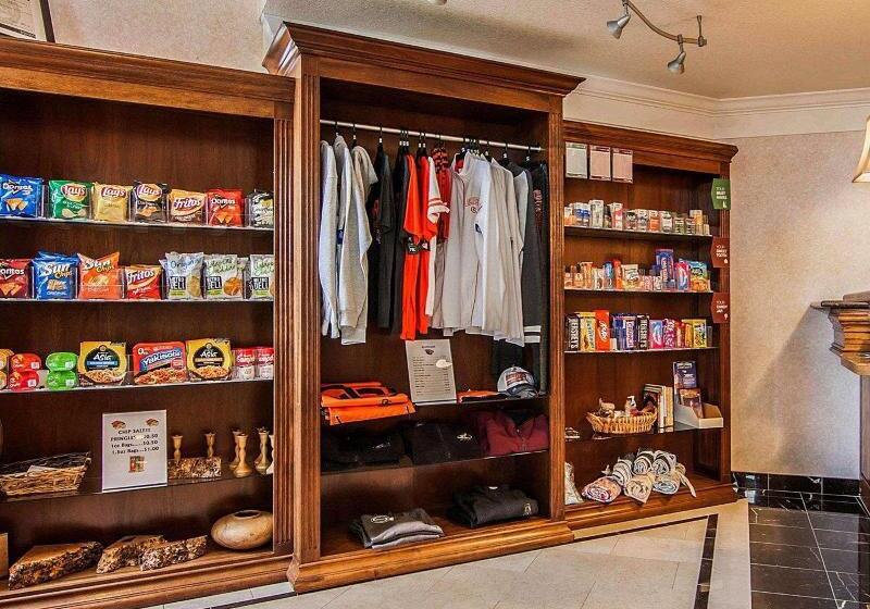 فندق Comfort Suites