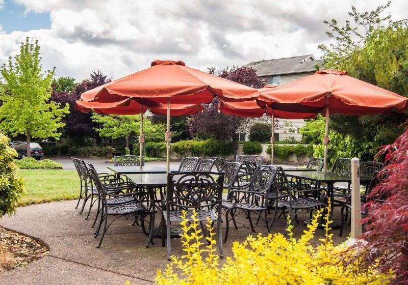 فندق Comfort Suites