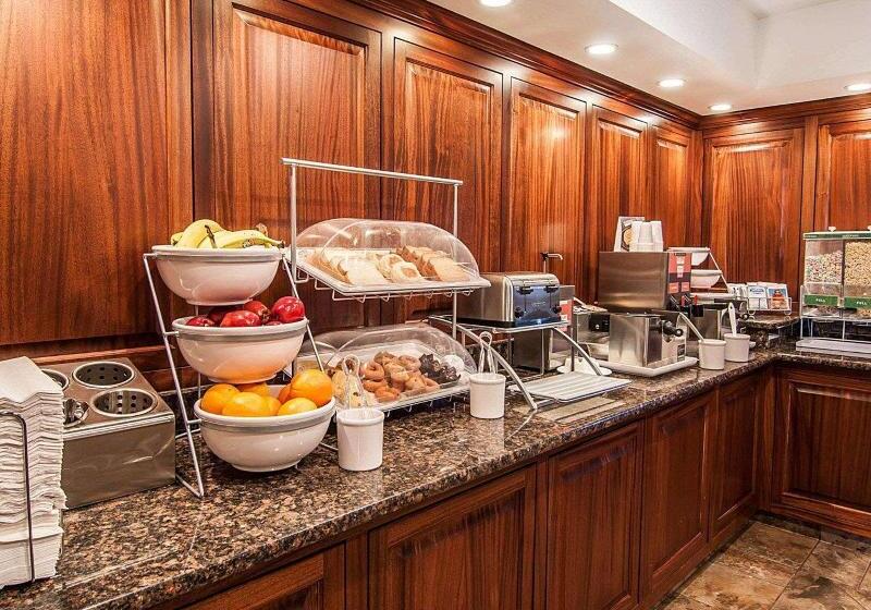 فندق Comfort Suites