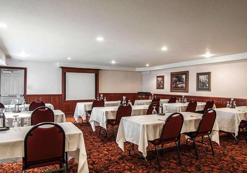 فندق Comfort Suites