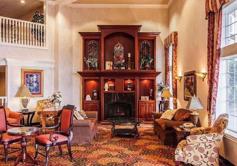 فندق Comfort Suites