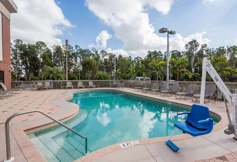 בית מלון כפרי Days Inn & Suites By Wyndham Fort Myers Near Jetblue Park