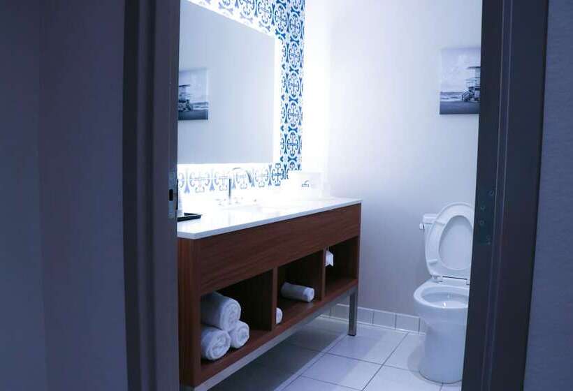 酒店 Days Inn & Suites By Wyndham Fort Myers Near Jetblue Park